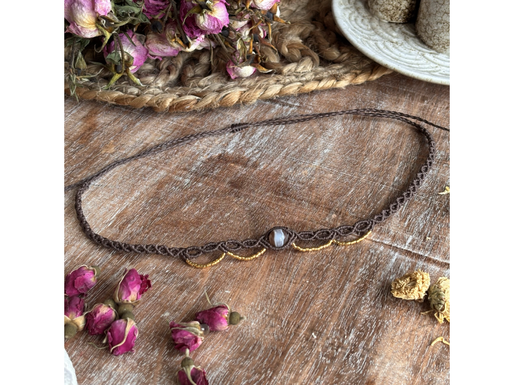 Hnědý micro macrame náhrdelník Yavira