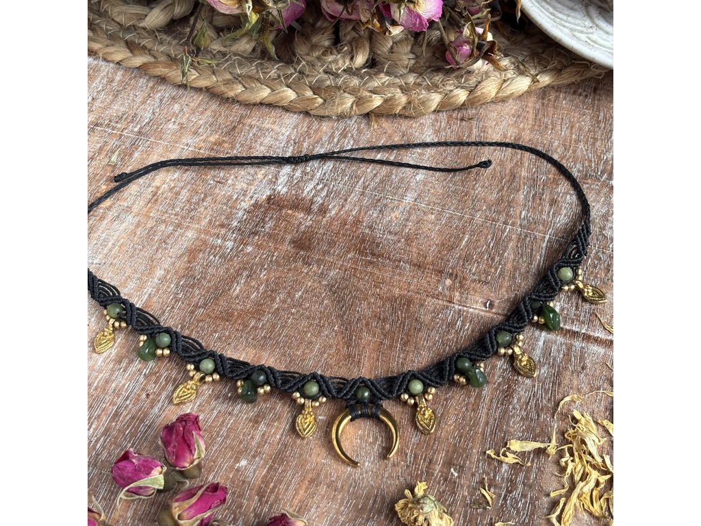 Černý náhrdelník Luna se zelenými korálky